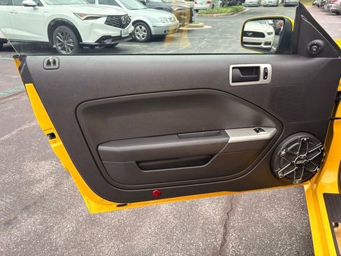 Used 2006 Ford Mustang GT RWD image 19