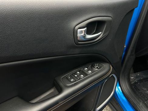 Used 2018 Jeep Compass Latitude image 11