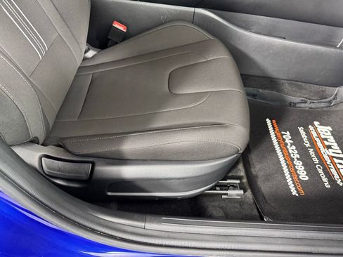 Used 2024 Hyundai Elantra SEL w/ Convenience Package image 35