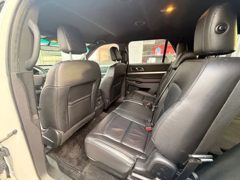 Used 2018 Ford Explorer XLT w/ Equipment Group 202A image 28