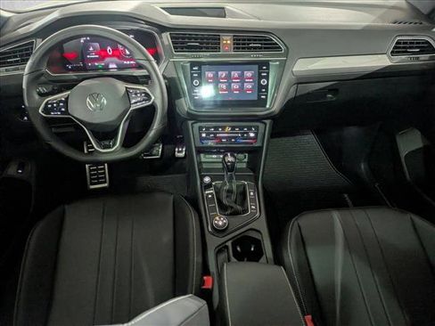 Used 2024 Volkswagen Tiguan SE R-Line image 22