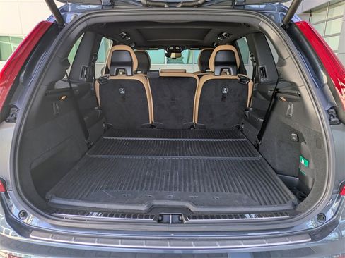 Used 2025 Volvo XC90 T8 Ultra w/ Protection Package Premier image 13