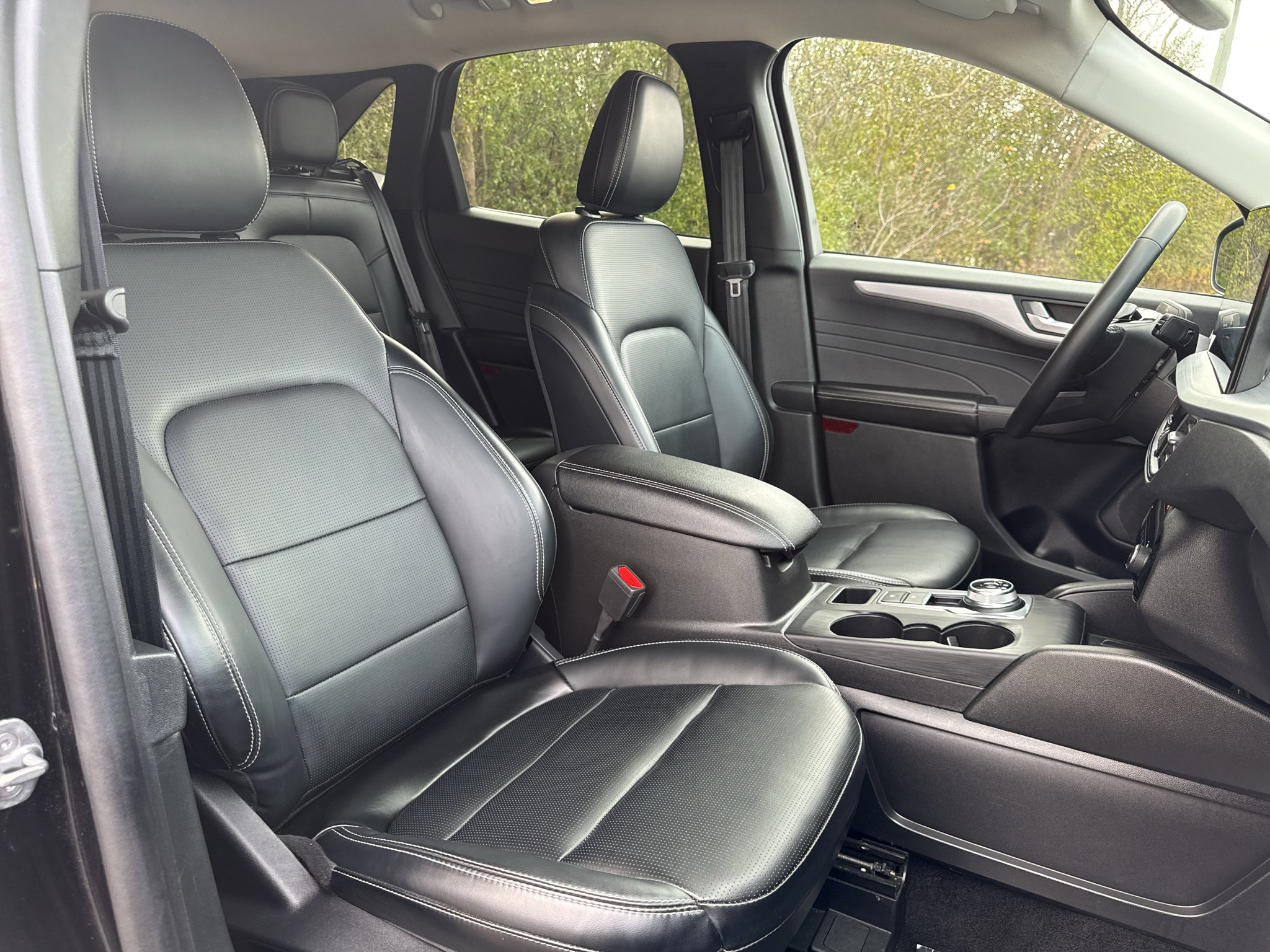 Used 2025 Ford Escape Platinum AWD/4WD image 40