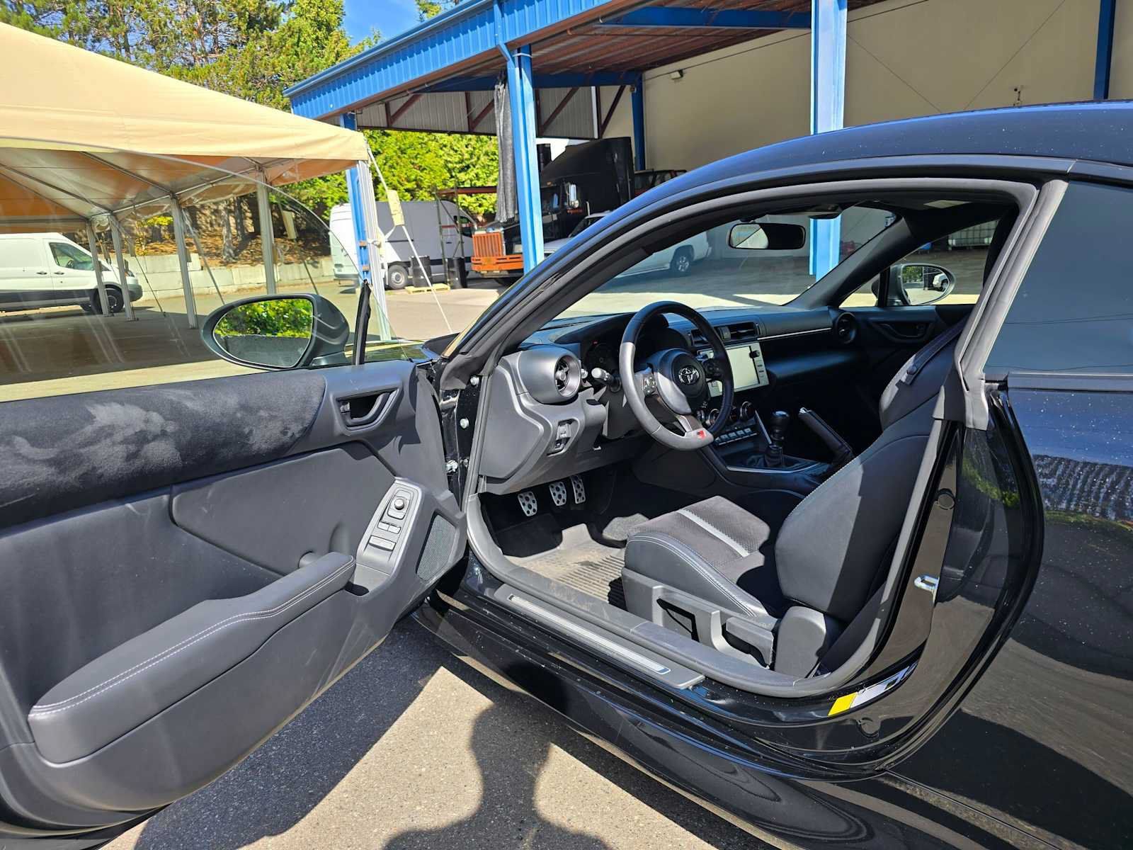 Used 2025 Toyota GR86 Premium w/ ALL Weather Mat Package (TMS) RWD image 15