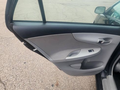 Used 2012 Toyota Corolla LE FWD image 12