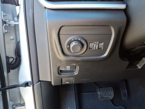 New 2026 Jeep Grand Cherokee Altitude image 18