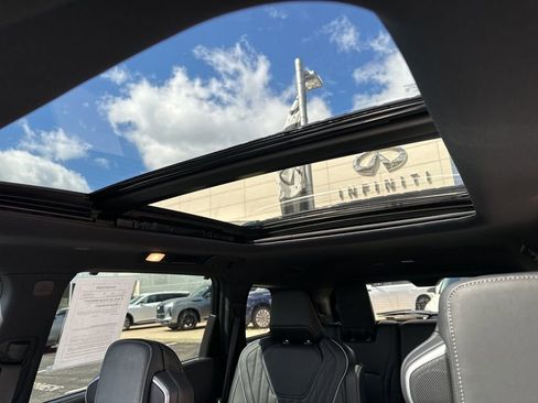 Certified 2026 INFINITI QX60 Autograph w/ Dark Cargo Package image 8