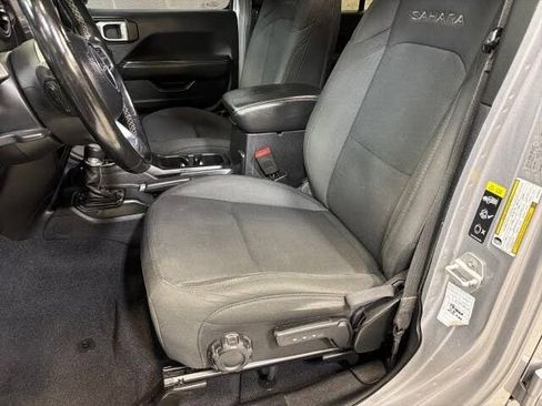 Used 2020 Jeep Wrangler Unlimited Sahara AWD/4WD image 17