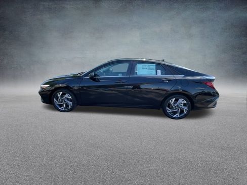 New 2025 Hyundai Elantra Limited image 13