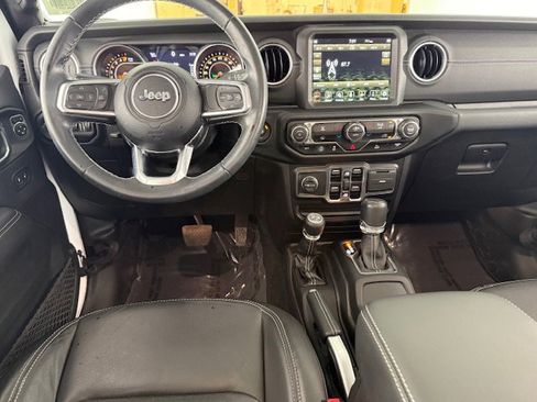 Certified 2022 Jeep Gladiator Overland w/ Popular Equipment Package image 19