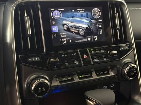 New 2026 Lexus LX 600 4WD w/ Luxury Package image 20