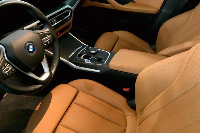 Certified 2024 BMW i4 eDrive35 w/ Parking Assistance Package RWD image 8