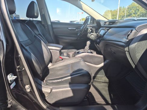 Used 2018 Nissan Rogue SL w/ Premium Package AWD/4WD image 33