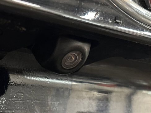 Used 2018 Toyota Highlander XLE image 17