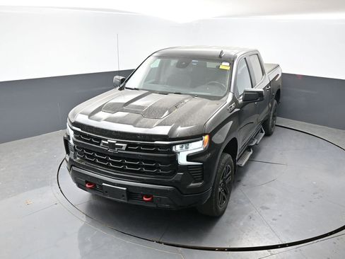 Used 2024 Chevrolet Silverado 1500 LT Trail Boss w/ LPO, Dark Essentials Package AWD/4WD image 18