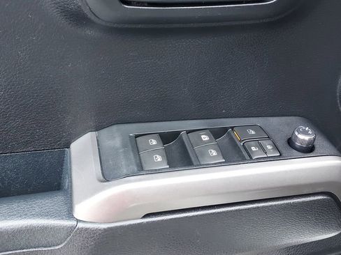 Used 2017 Toyota Tacoma SR5 w/ Tow Package image 12