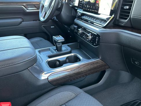 Certified 2025 GMC Sierra 1500 Elevation w/ Preferred Package AWD/4WD image 16