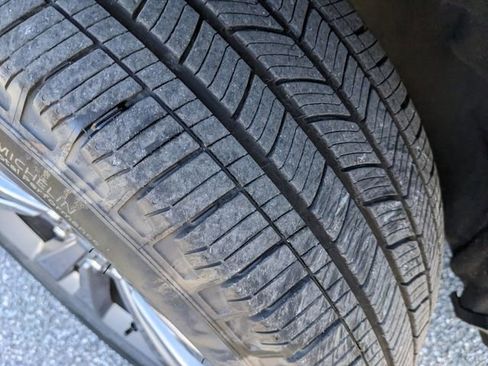 Used 2025 Ford Explorer Active w/ Active Comfort Package image 37