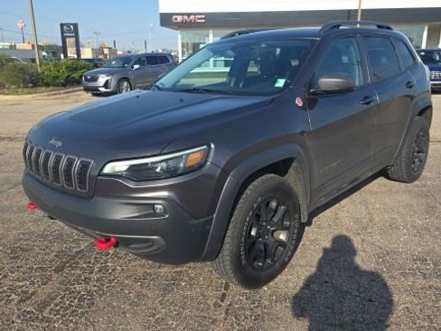 Used 2020 Jeep Cherokee Trailhawk image 2