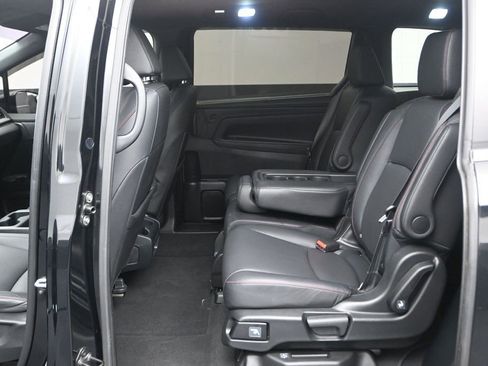 Used 2024 Honda Odyssey Sport image 13