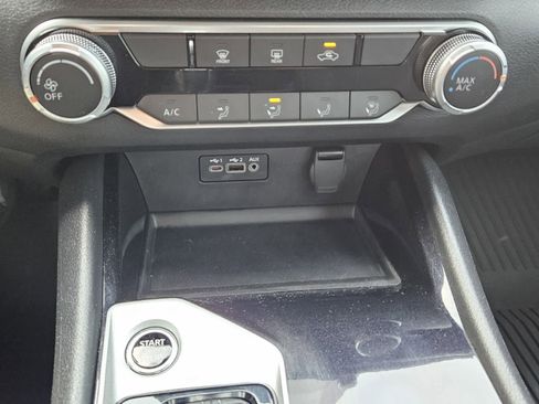 Used 2024 Nissan Altima 2.5 SV image 10