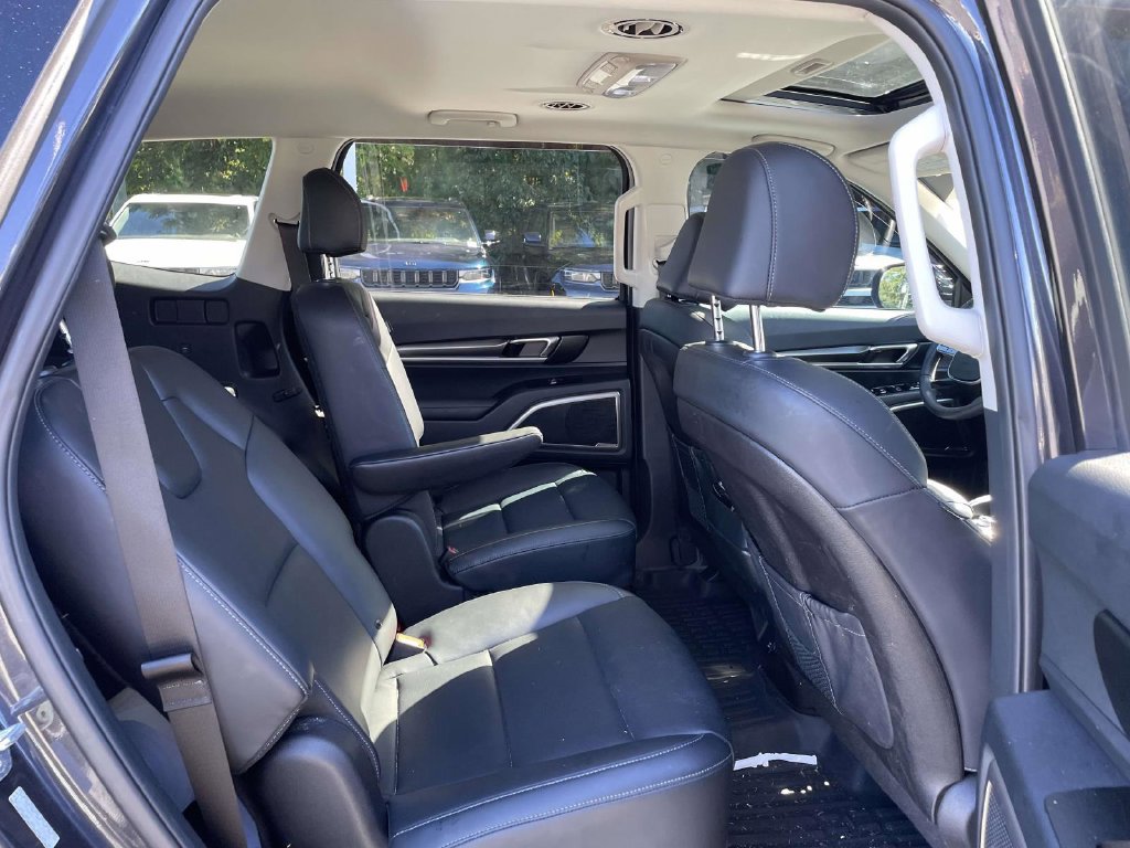Used 2025 Kia Telluride S FWD image 15