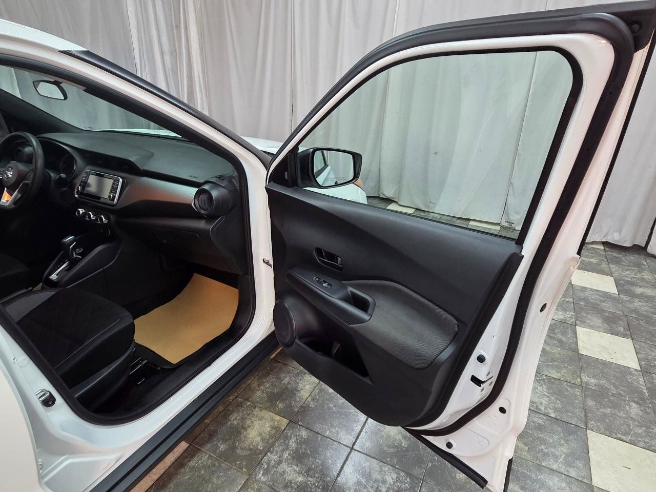 Used 2020 Nissan Kicks S FWD image 10