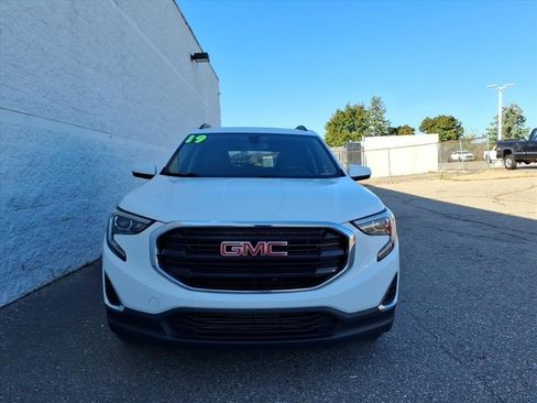 Used 2019 GMC Terrain SLE w/ Driver Convenience Package image 2