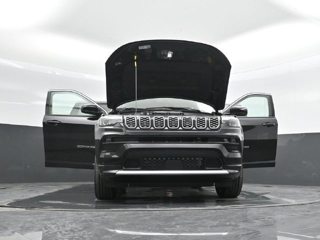 New 2025 Jeep Compass Limited w/ Elite Group AWD/4WD image 38