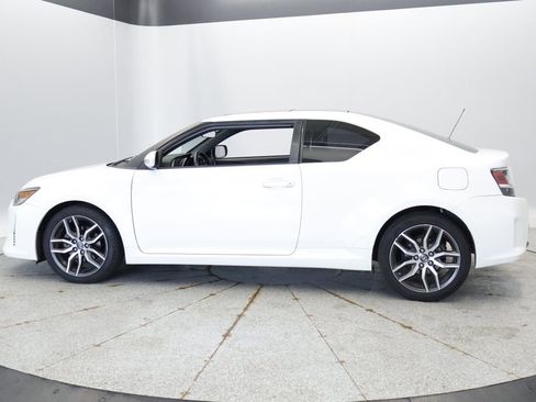 Used 2014 Scion tC FWD image 2