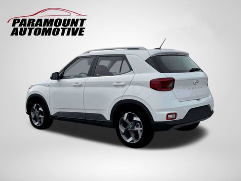 Used 2026 Hyundai Venue SEL FWD image 4