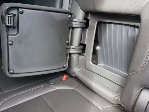 Used 2022 GMC Sierra 3500 SLT w/ SLT Convenience Package image 19