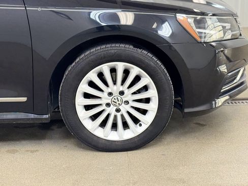 Used 2017 Volkswagen Passat 1.8T SE image 4