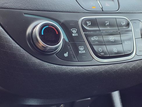 Used 2025 Chevrolet Malibu LT FWD image 5