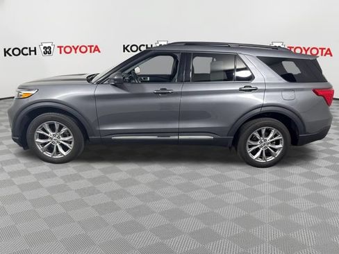 Used 2023 Ford Explorer XLT w/ Equipment Group 202A AWD/4WD image 4