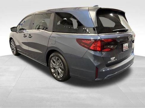 New 2026 Honda Odyssey Touring image 4