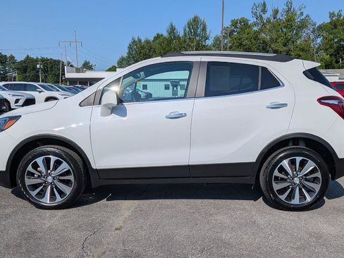 Used 2022 Buick Encore Preferred AWD/4WD image 5
