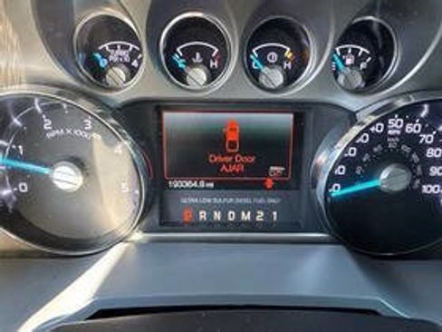 Used 2015 Ford F350 XLT w/ XLT Premium Package image 17