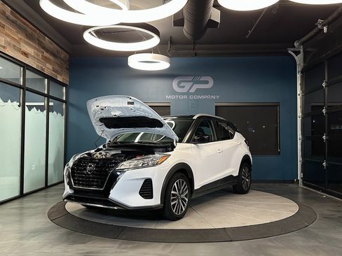 Used 2021 Nissan Kicks SV image 23