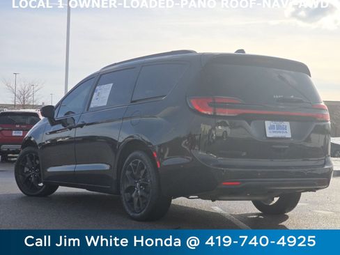 Used 2022 Chrysler Pacifica Limited w/ S Appearance Package image 16