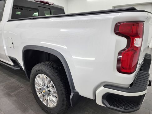 Used 2022 Chevrolet Silverado 2500 High Country w/ Safety Package II image 39
