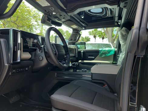 New 2026 GMC Hummer EV SUV AWD/4WD image 7