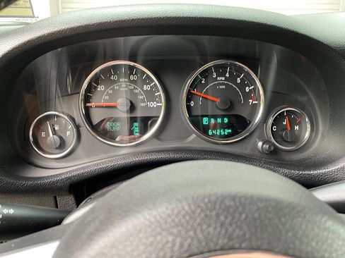Used 2018 Jeep Wrangler Unlimited Sport AWD/4WD image 17