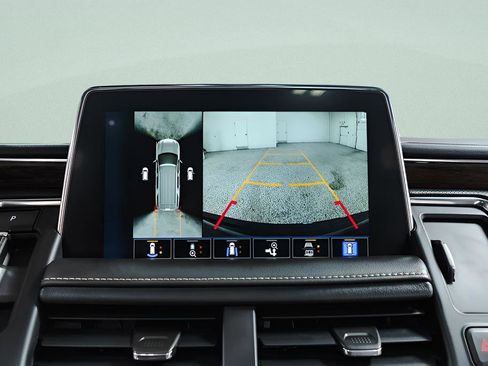 Used 2022 Chevrolet Tahoe Premier AWD/4WD image 16