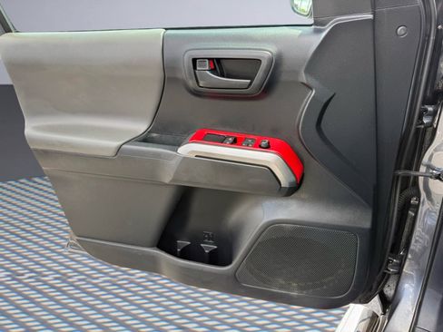 Used 2019 Toyota Tacoma SR5 RWD image 24
