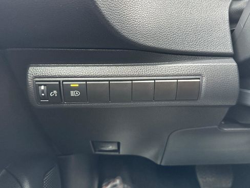 Used 2025 Toyota Corolla LE FWD image 29