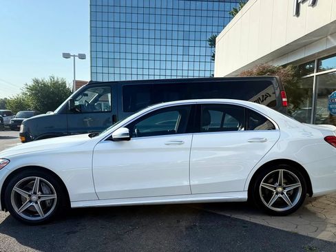 Used 2017 Mercedes-Benz C 300 4MATIC Sedan image 4