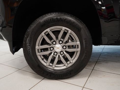 Used 2023 Chevrolet Colorado LT w/ LT Convenience Package II image 16