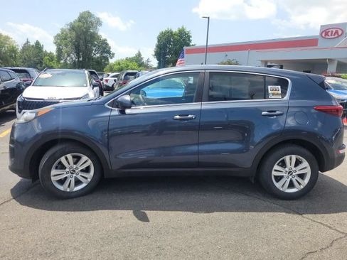 Used 2019 Kia Sportage LX FWD image 2