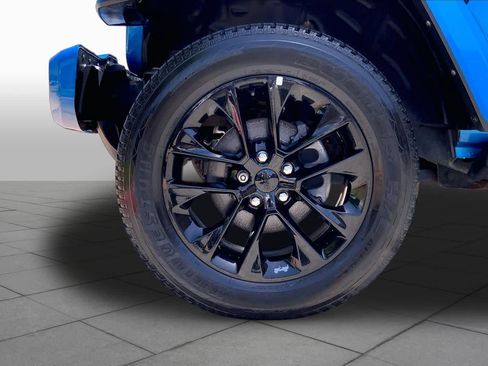 Used 2022 Jeep Wrangler Unlimited Sahara AWD/4WD image 10